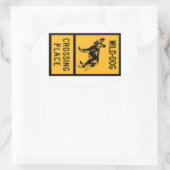 野生の犬の交差点、標識、ジンバブエ 楕円形シール (バッグ)