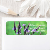 野生の紫色のバーヴァン花のアドレス ラベル (インサイチュ)