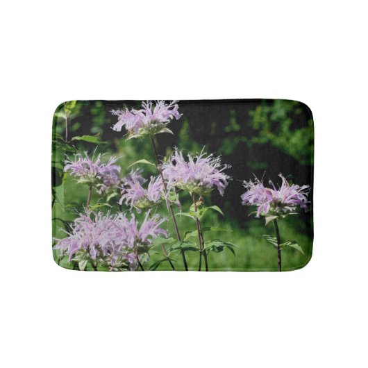 野生の紫色のビーバームの花 バスマット (正面)