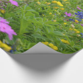 野生の花およびbluebonnets.のテキサス州分野 ラッピングペーパー (角)