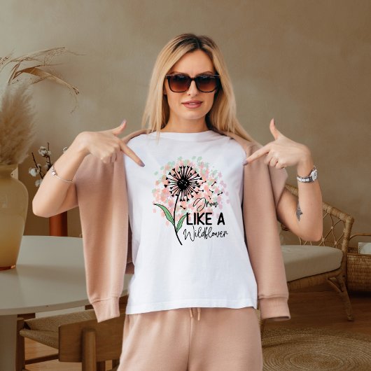 野生の花のように成長する Tシャツ