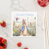 野生の花の庭でウサギをペテロにパーソナライズ スタンダードカクテルナプキン (インサイチュ)