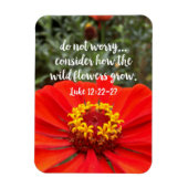 野生の花を心配しないでキリスト教の聖書 マグネット (縦)