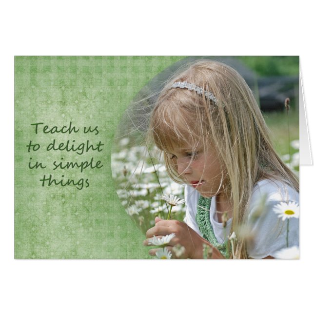 野生の花を持つ子ども (正面横)