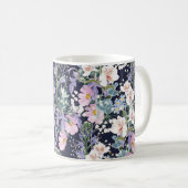 野生の花を持つ継ぎ目の無い春の美しい模様 コーヒーマグカップ (正面右)