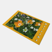 野生の花:オレンジ色の白の顧客。ウェルカムドアマット ドアマット (アングル)