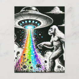 野生の草地のビッグフットとレインボーUFO ポストカード