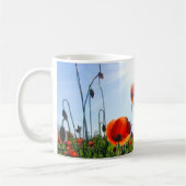 野生の赤いケシの花 コーヒーマグカップ (左)