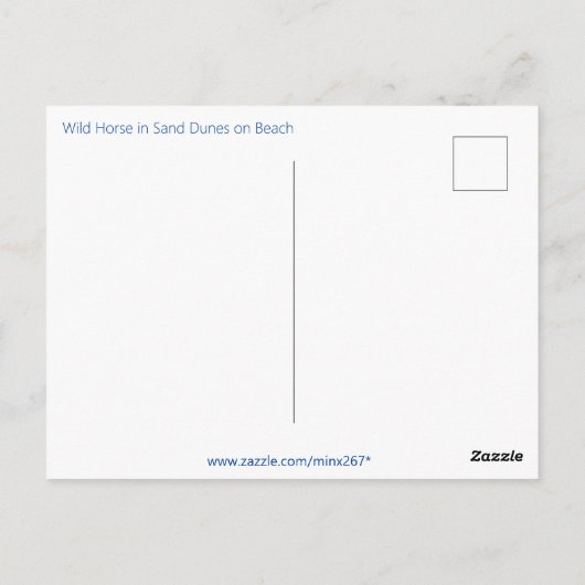 野生の馬が日没の誕生日に草原の丘を駆ける ポストカード (裏面)