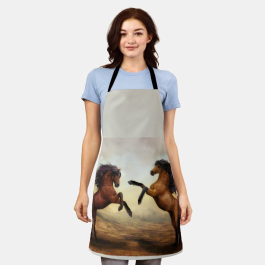 野生の馬のペア エプロン (着用した状態)