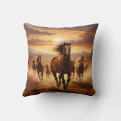 野生の馬の砂漠 クッション (裏面)