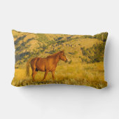 野生の馬の聖域。 ランバークッション (裏面)