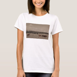 野生の馬のTシャツ Tシャツ