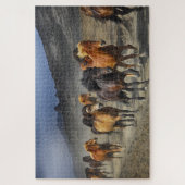 野生の馬ダスティ砂漠の山々の丘の写真 ジグソーパズル (縦)