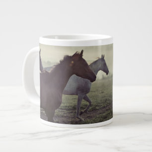 野生の馬 ジャンボコーヒーマグカップ