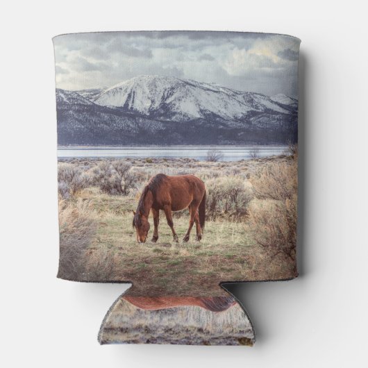 野生の馬：ネバダの冬の風景。 缶クーラー (裏面)