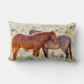 野生の馬 ランバークッション (裏面)
