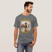 野生の馬、雷鳴の蹄:自由が轟音 Tシャツ (正面フル)