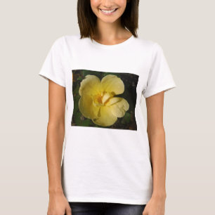 野生の黄色いバラ Tシャツ