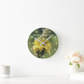 野生の黄色いミュレインの花 ラウンド壁時計 (ホーム)