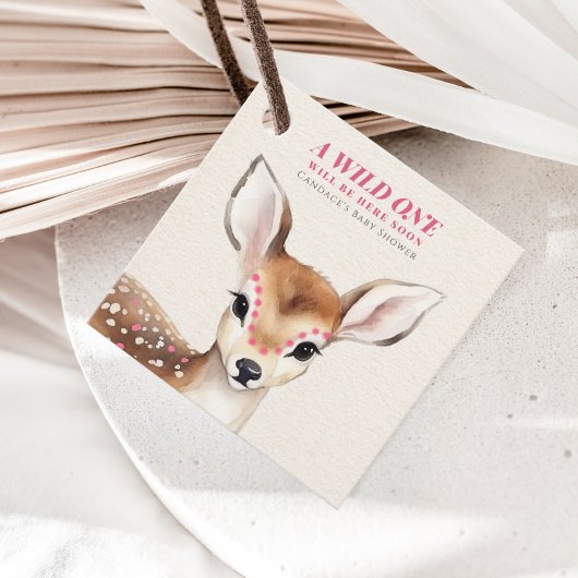 野生の1ピンク斑点の子鹿の赤ちゃんシャワー フェイバータグ