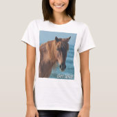 "野生の" Assateagueに野生の馬のTシャツを得て下さい Tシャツ (正面)
