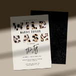 野生のBash Leopard Fur Letters 30th Birthdayパーティー 招待状<br><div class="desc">"モダンLet's Get Wild"テーマとシックな30番目のパーティの招待状テンプレートエレガントは、タイポグラフィとヒョウの毛皮で覆われたブロック文字を特徴モダン（デジタル効果）。30歳になる若いワイルドな女性のための素敵な選択。</div>