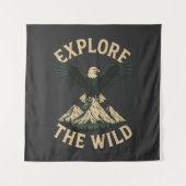 野生を探索 – Bald Eagle & Mountain Adventure タペストリー (正面)