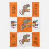 野生カラフルで自由な象のキッチンタオル キッチンタオル (縦)