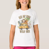 野生児の兄を持つ姉のサファリ動物の誕生日 Tシャツ (正面)