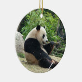 野生動物園写真のジャイアントパンダ。 セラミックオーナメント (右)
