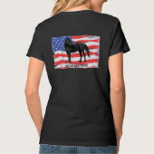 野生及び自由なアメリカの野生の馬Vの首のTシャツ Tシャツ (裏面)