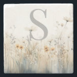 野素朴草花モノグラム ストーンコースター<br><div class="desc">柔らかい水色の野草の素朴な畑を特徴とする美しい石造りのコースター。イニシャルを追加してカスタマイズするか、グラフィックだけをもし使用して追加しない。花嫁素晴らしに贈り物を作る，花嫁のメイド，お母さん最高の，友人，または娘！Simple Farmhouse Pressによって作成。</div>