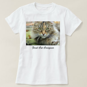 野良猫の世話をするTシャツ Tシャツ