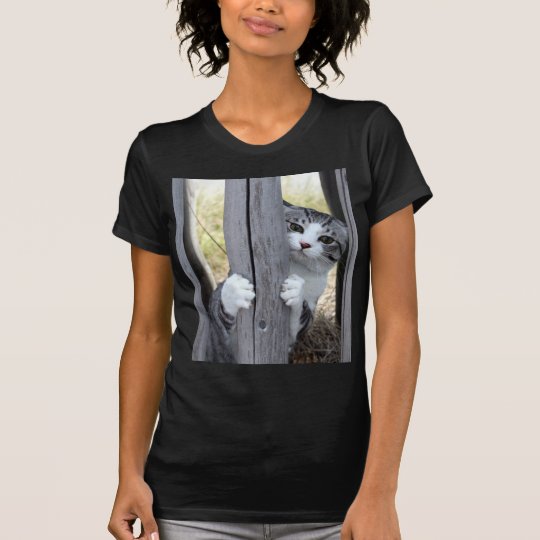 野良猫ニャン吉【逃走中】 Tシャツ