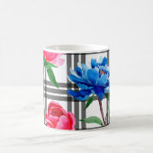 野花の赤と青の牡丹の花が入る コーヒーマグカップ (中央)