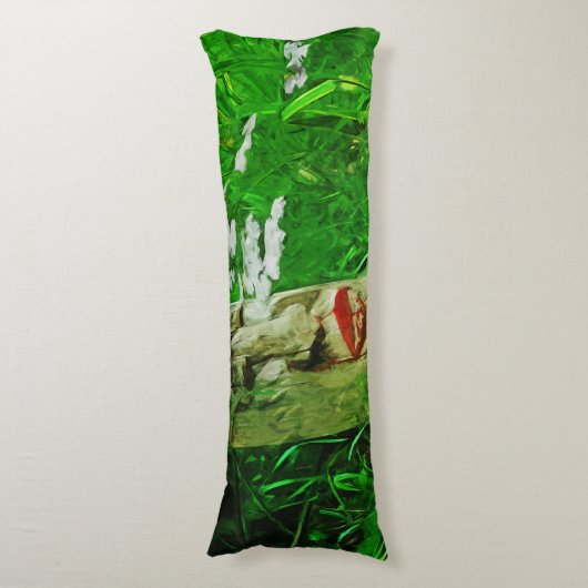 野草の間で赤い唇のあるアメリカのインドのトーテム ボディピロー (正面縦)