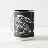 野菜を食べろ - BurnsInHellによるデッドラビット ツートーンマグカップ (正面左)