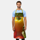 野菜トマ最高のー調理師名を追加おもしろい エプロン (着用した状態)