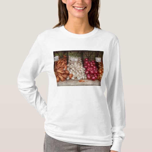 野菜 - さつまいも、にんにく、玉ねぎ Tシャツ (正面)