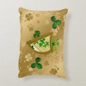 金および緑のシャムロックのハープ アクセントクッション (裏面(縦))