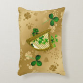金および緑のシャムロックのハープ アクセントクッション (正面(垂直))
