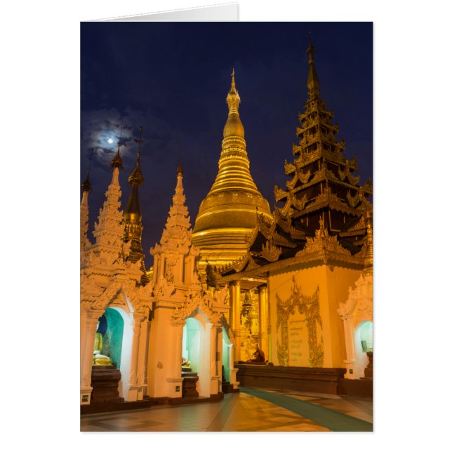 金の塔と寺 (正面)