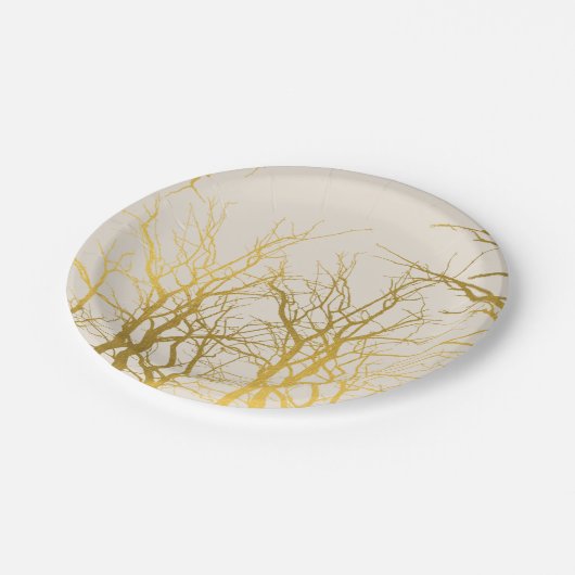 金の枝の模様のベージュの背景 ペーパープレート (アングル)