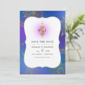 金の箔押しが施されたアラビアンホロボリウッドスタイルのウェディングフォト セーブザデート (スタンド正面)