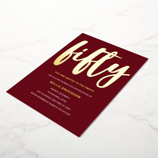 金エレガント箔と深い赤50th誕生日パーティー 箔招待状 (回転した状態)