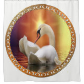 金ゴールドおよびオレンジ背景幕を持つ白い白鳥 シャワーカーテン (正面)