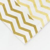 金ゴールドおよびシェブロンの白いモノグラムのなパーソナライズ フリースブランケット (角)