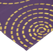 金ゴールドおよび濃紫色のはすの花 テーブルクロス (アングル)