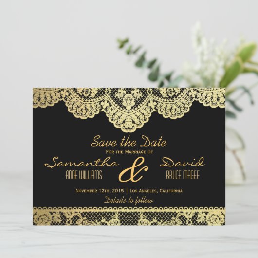 金ゴールドおよび黒いレースは日付の招待状を救います セーブザデート (スタンド正面)
